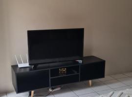 NO LOADSHEDDING Two Bedroom Unit – apartament w mieście Secunda