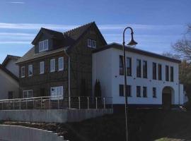 Ferienwohnung am Jenneberg mit KölnBonn- Ausblick, Hotel in Bornheim
