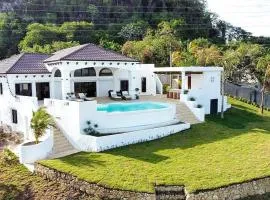 Beautiful villa with pool