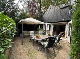 Private House ‘Het Dwerghuys’ - also longstays, holiday home sa Doorn