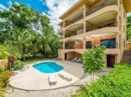 Magical 1 Bedroom Condo with Ocean View & Pool