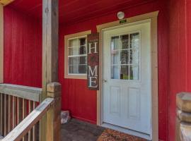 Tiny House at Buffalo River Lodge ชาเลต์ในSaint Joe