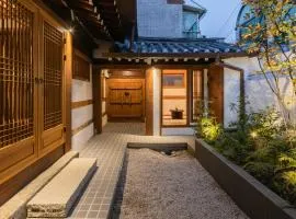 Luxury Hanok Whispering Garden