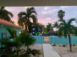 Playa Feliz Apartments Bonaire, οικογενειακό ξενοδοχείο σε Κράλεντικ