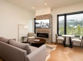223 LakeLodge