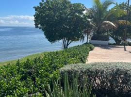 Bayfront Villa & Apartment, rantatalo kohteessa Portmore