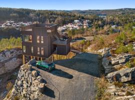 sea, lake and hill view - TheHumanBirdHouseRetreat, cottage in S&oslash;ndeled