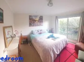 Daylesford A Very Quiet ABELIA COTTAGE BOTANICAL COTTAGE 10 min walk town