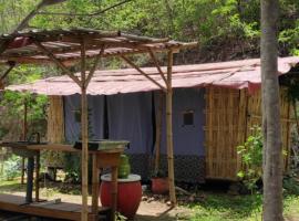 Rent a Tent, hotel in Maluk