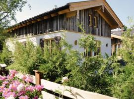 DIE ZWEI CHALETS AM TEGERNSEE "s' Gloane" & "s' Große", chata v destinaci Rottach-Egern