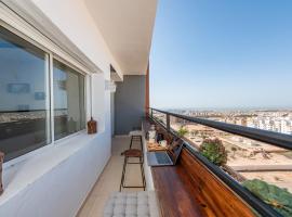 Appartement en résidence avec piscine, hotel a prop de SPA and beauty care center, a Agadir