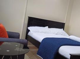 B&S Studio apartment, Voi Town, hotel di Voi