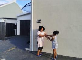 52 Green Street, North End, PE, hotel i Mount Road