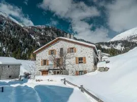 Romantic standalone 5 room cottage in Valposchiavo