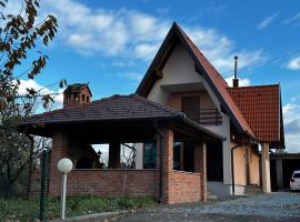 VIKENDICA TOJA - Brcko – domek wiejski w mieście Brczko