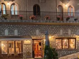 Anilio Rooms