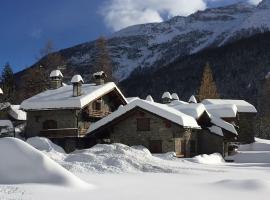 Maison Chez Les Roset, hotel i Arvier