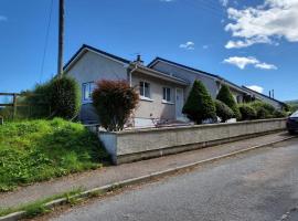 Northlea-Scottish style cottage, hotel with parking in Inverness