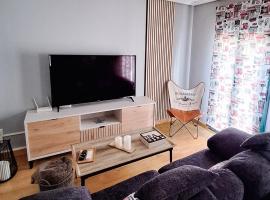 APARTAMENTO TURISTICO EL CANALIZO, готель у місті Канделаріо