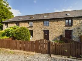 Cosy Stone Cottage in Llanarthney nr Carmarthen: Llanarthney şehrinde bir kulübe