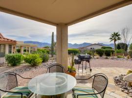 Oro Valley Home in 55 and Community with Pool Access!，奧羅谷的寵物友善飯店