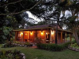 Beautiful Country House located in Llanogrande, cabaña o casa de campo en Rionegro