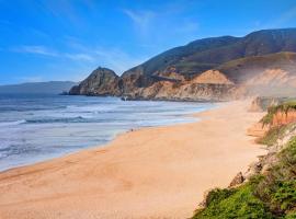 Oceanview Paradise Home Walk to Beach Trails Food Family Activities, hotel em Montara