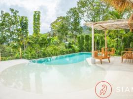 Villa Naturalia AS 3Br Private Pool & View, hotel u gradu Nathon Bay