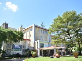 Syariah Hotel Sentul, готель у місті Богор