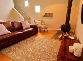 Tumbledown Barnhouse