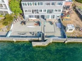 Waterfront Bliss, 2 BR Apt near Alki Beach