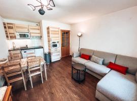 Les Chardons Verts, Studio Pied de pistes, hotel i La Salle Les Alpes