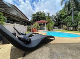 Kata Sea Blue Villa โรงแรมในหาดกะตะ