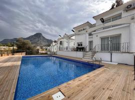 Villa with Private Pool 10 min to Kyrenia Gates, vila mieste Lefkosa Turk