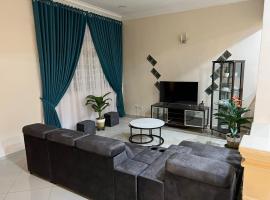 Mutiara Villa Homestay - Comfort Away From Home, hytte i Merlimau