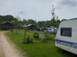 Lege kampeerplek voor tenten, caravans en campers, camping in Swalmen