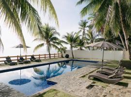 Reef Side Exclusive Beachfront House in Cebu, villa í Catmon