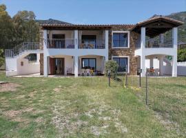 Piccolo Residence vicino alla spiaggia con bellissima vista mare, ξενοδοχείο σε Tertenia