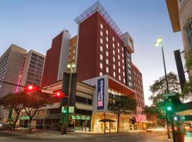 Hilton Garden Inn San Antonio Downtown Riverwalk, хотел близо до Ривър Уок, Сан Антонио