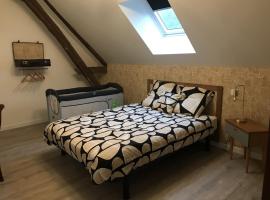 Chambre dans maison particulière, povoljni hotel u gradu Saint-Florent-sur-Cher