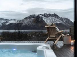 Luksushytte med Jacuzzi, Summer&Winter Retreat: Lyngværet şehrinde bir otel
