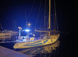 Barca a vela Pepe, laivamajoitus kohteessa Formia