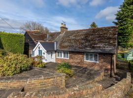 3 bed property in Stonegate Sussex 57396, hotel in Ticehurst