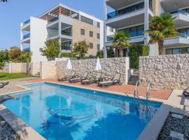 VIPo Prestige Apartments, smještaj uz plažu u Podstrani