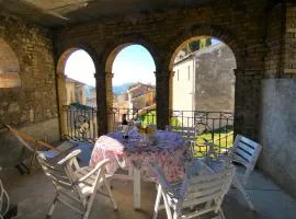 Scappo in Umbria, la Loggia