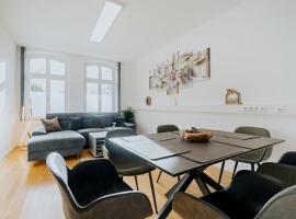 3R Premium Apartment - 2 Kingsize Betten, Arbeitsplatz, Küche, Balkon, дешевий готель у місті Магдебург