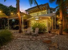 Siesta Key Oasis with Outdoor Pool and Screened Lanai!