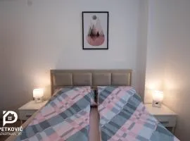 Petković apartmani 87