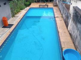 Casa com piscina e Bilhar, maison de vacances à Diadema