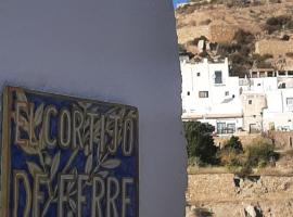 Cortijo Ferre, a los pies del castillo la Atalaya de Nijar, villa en Níjar